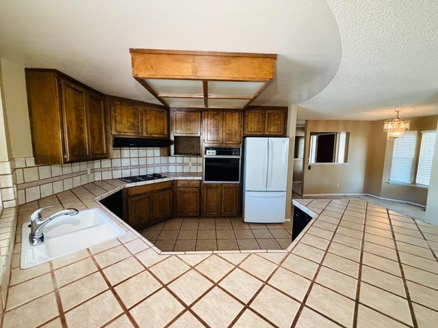 3718 Cambridge Rd, Cameron Park, CA 95682