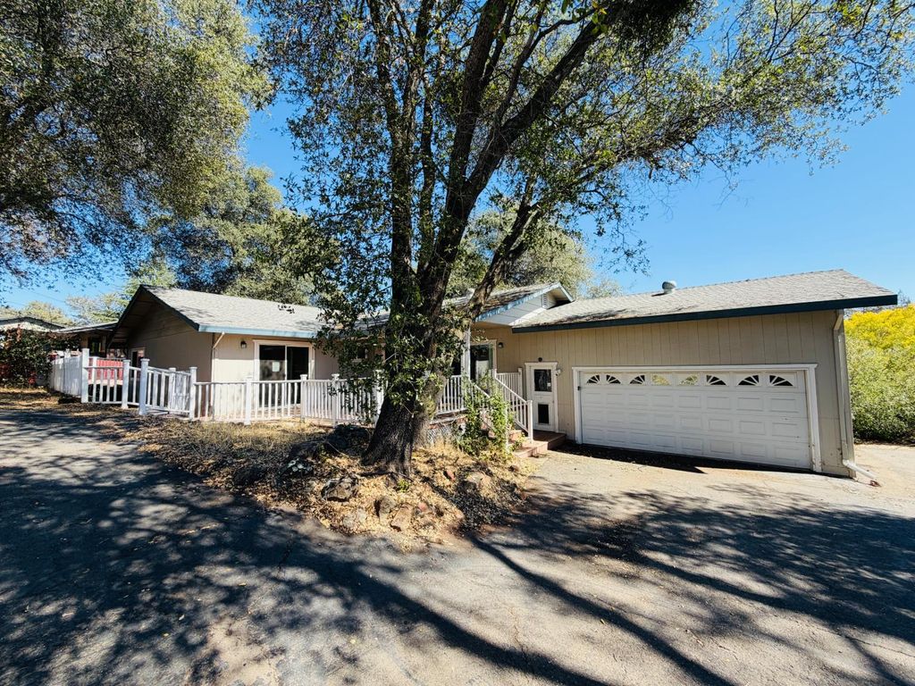 3718 Cambridge Rd, Cameron Park, CA 95682