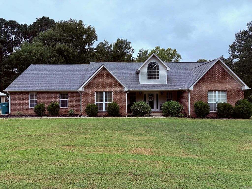 405 Doe Run Street, Nashville, AR 71852