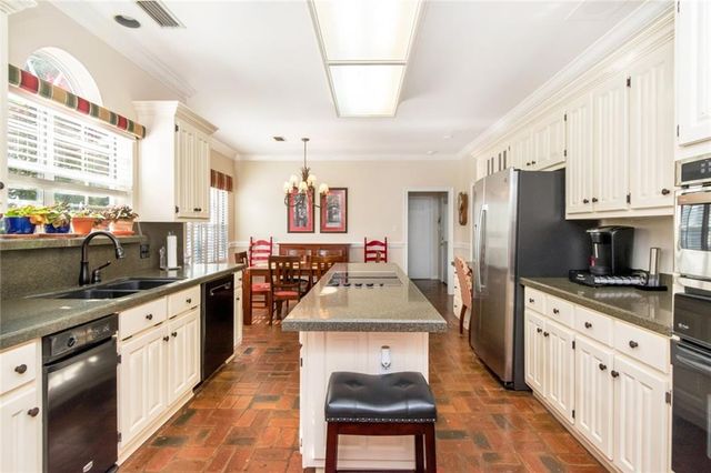 5708 Oakleigh Trace Court, Mobile, AL 36693