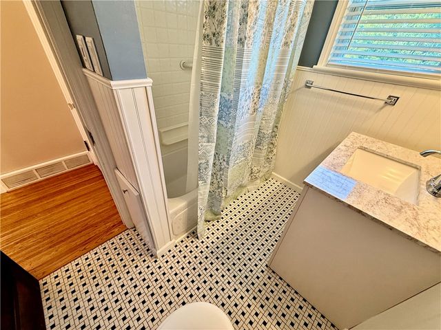 124 Gilbert Drive, Irondequoit, NY 14609