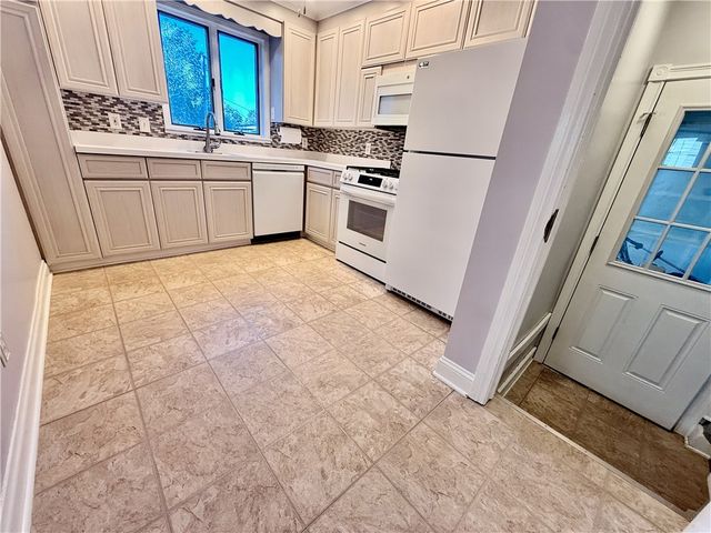 124 Gilbert Drive, Irondequoit, NY 14609