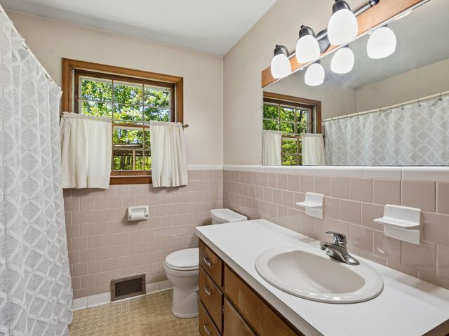 1115 Robin Ridge RD, Rocky Mount, VA 24151