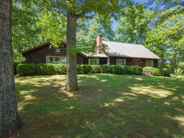 1115 Robin Ridge RD, Rocky Mount, VA 24151