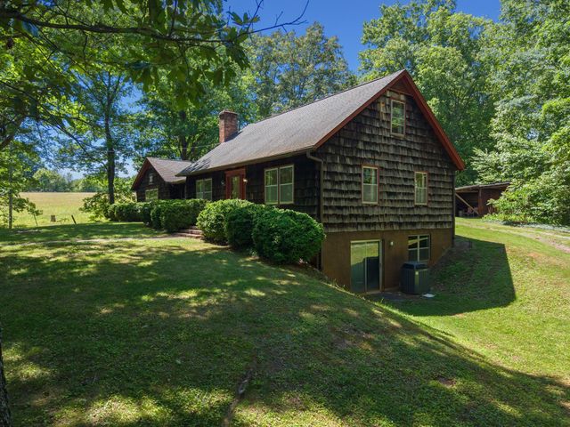 1115 Robin Ridge RD, Rocky Mount, VA 24151
