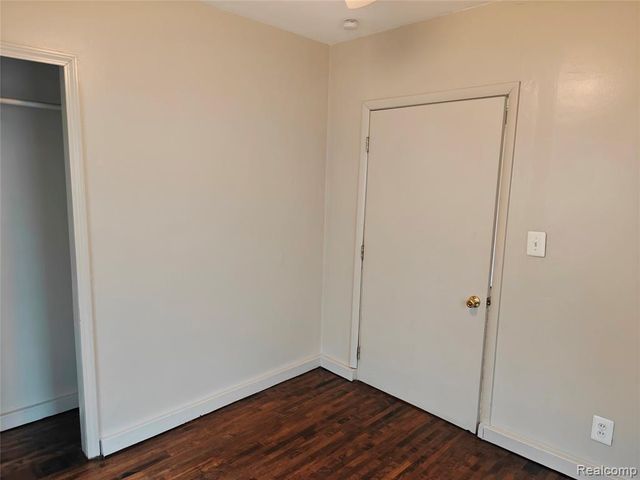 11667 Syracuse Street, Taylor, MI 48180