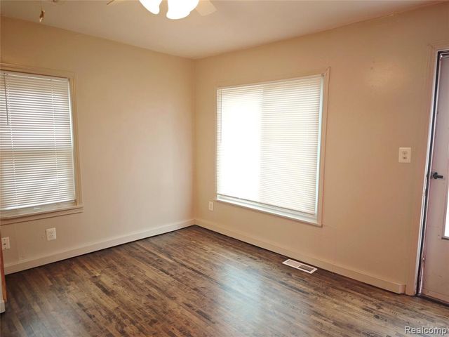 11667 Syracuse Street, Taylor, MI 48180