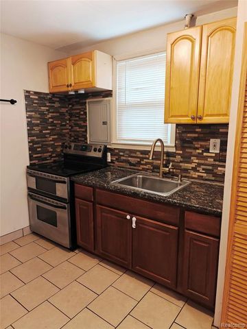 11667 Syracuse Street, Taylor, MI 48180