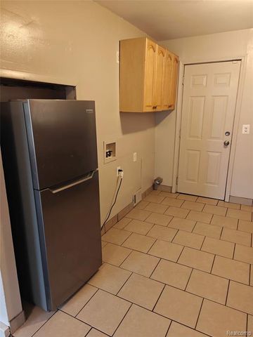 11667 Syracuse Street, Taylor, MI 48180