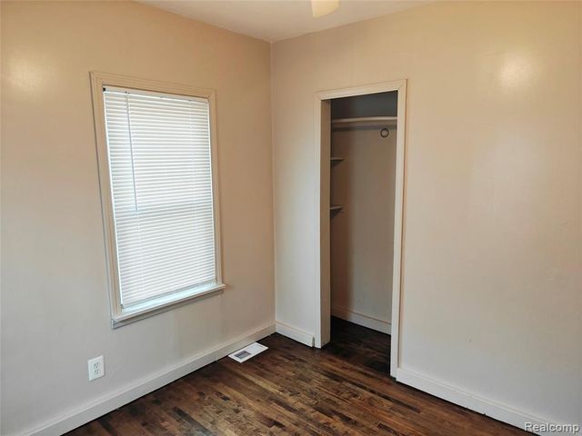 11667 Syracuse Street, Taylor, MI 48180