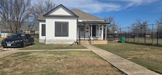 420 W 6th ST, Taylor, TX 76574
