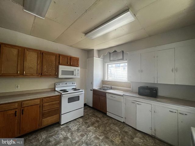 306 W JACKSON ST, York, PA 17401