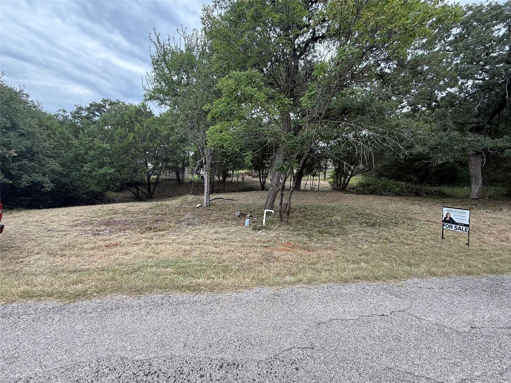 5810 Arrowhead Drive, Granbury, TX 76048
