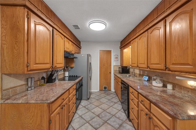 2321 County Road 2360, Decatur, TX 76234