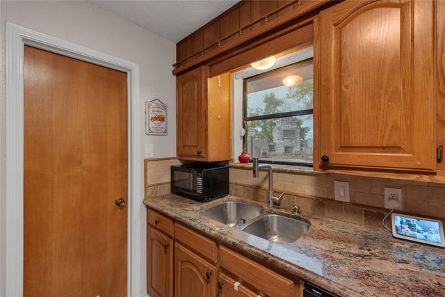 2321 County Road 2360, Decatur, TX 76234
