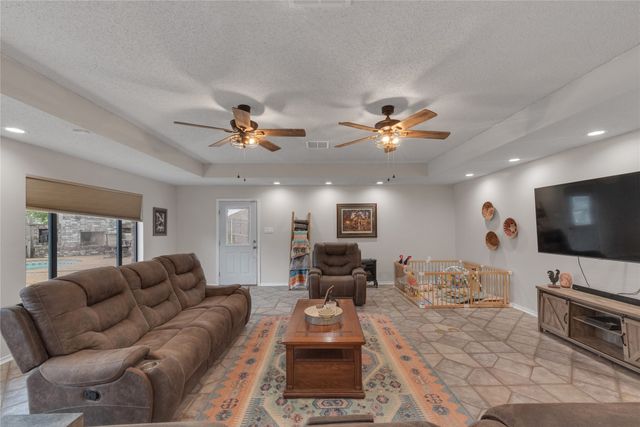 2321 County Road 2360, Decatur, TX 76234