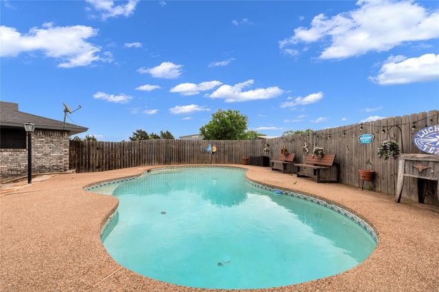2321 County Road 2360, Decatur, TX 76234