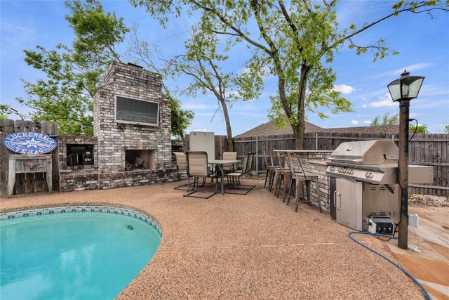 2321 County Road 2360, Decatur, TX 76234