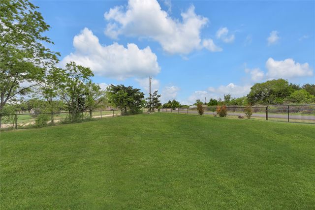 2321 County Road 2360, Decatur, TX 76234