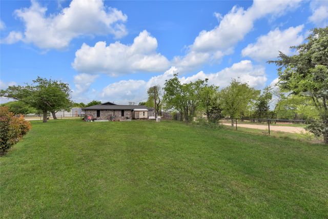 2321 County Road 2360, Decatur, TX 76234