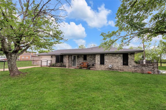 2321 County Road 2360, Decatur, TX 76234