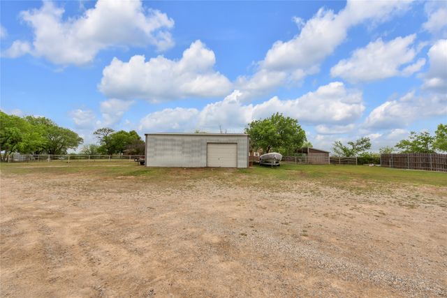2321 County Road 2360, Decatur, TX 76234