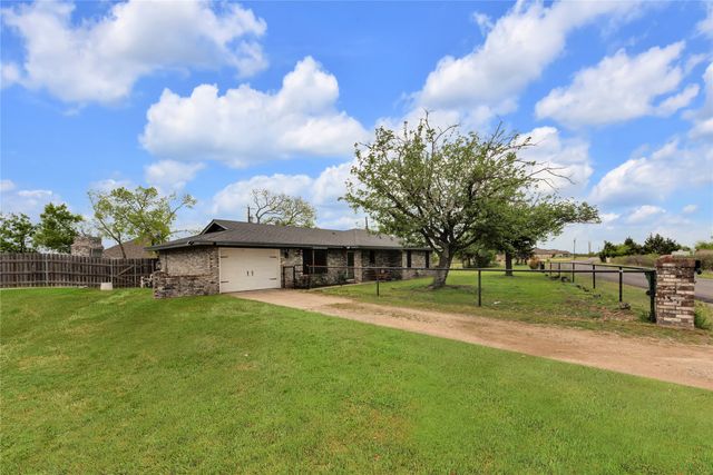 2321 County Road 2360, Decatur, TX 76234