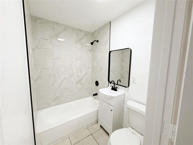 3916 E GENESEE STREET, Tampa, FL 33610