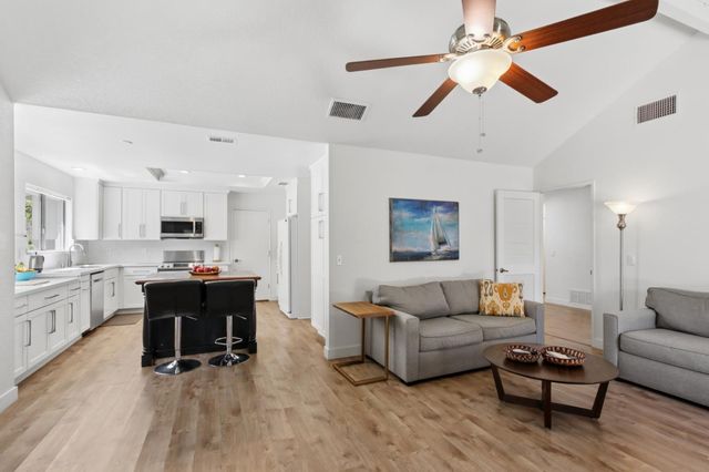 5136 Vista Del Oro Way, Fair Oaks, CA 95628