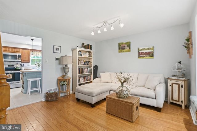 17 DERSTINE RD, Hatfield, PA 19440
