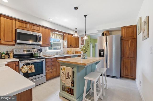17 DERSTINE RD, Hatfield, PA 19440