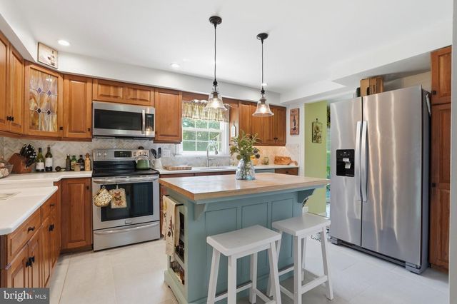 17 DERSTINE RD, Hatfield, PA 19440