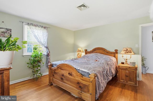 17 DERSTINE RD, Hatfield, PA 19440