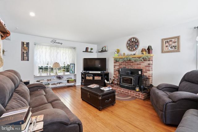 17 DERSTINE RD, Hatfield, PA 19440
