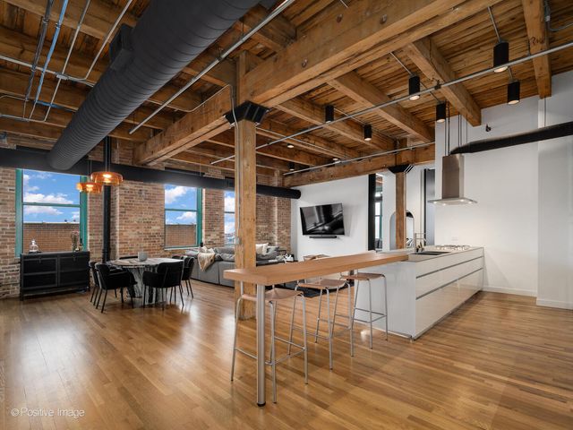 312 N May Street 5G, Chicago, IL 60607