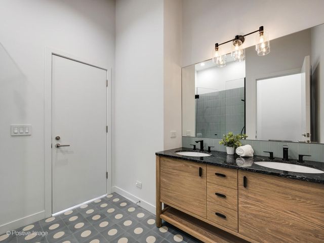 312 N May Street 5G, Chicago, IL 60607