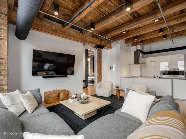 312 N May Street 5G, Chicago, IL 60607