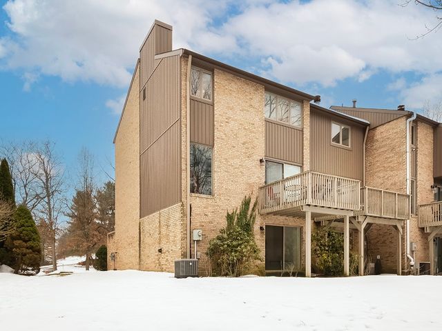 324 Central Dr, Cranberry Twp, PA 16066