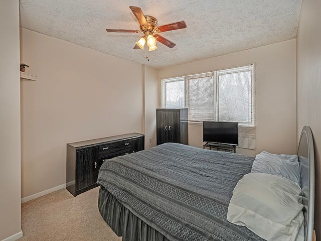 324 Central Dr, Cranberry Twp, PA 16066