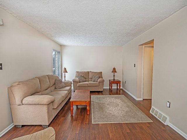 324 Central Dr, Cranberry Twp, PA 16066