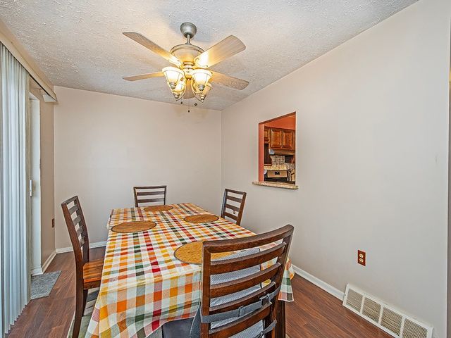 324 Central Dr, Cranberry Twp, PA 16066