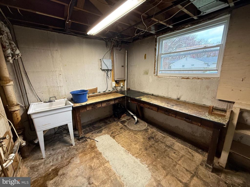 Image 17 of property listing at 303 MACKINTOSH DR, Glen Burnie, MD 21061