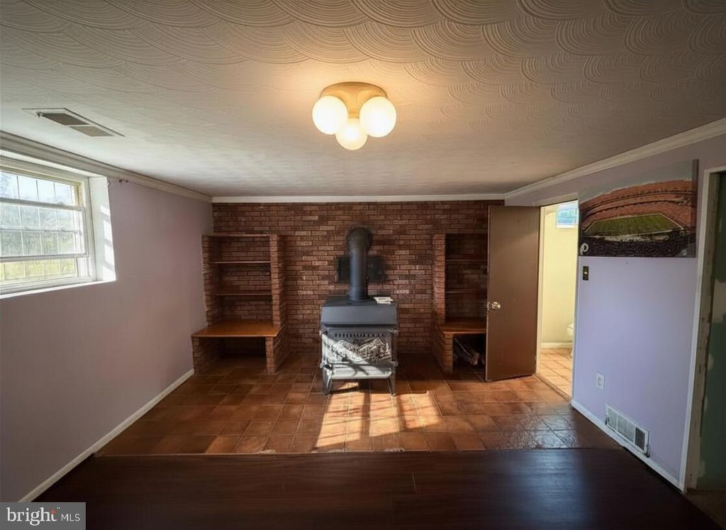 Image 22 of property listing at 303 MACKINTOSH DR, Glen Burnie, MD 21061