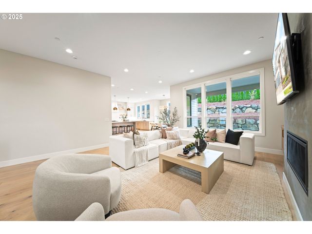 2044 Nw 33RD Way, Camas, WA 98607