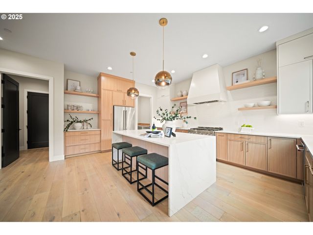 2044 Nw 33RD Way, Camas, WA 98607