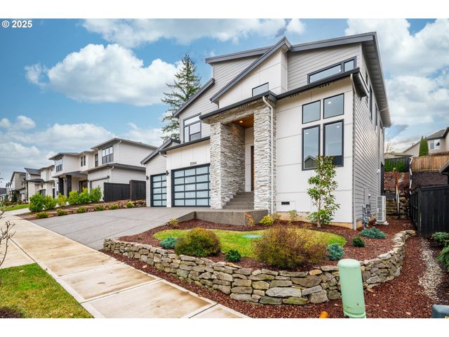 2044 Nw 33RD Way, Camas, WA 98607