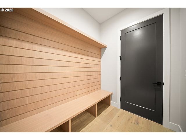 2044 Nw 33RD Way, Camas, WA 98607