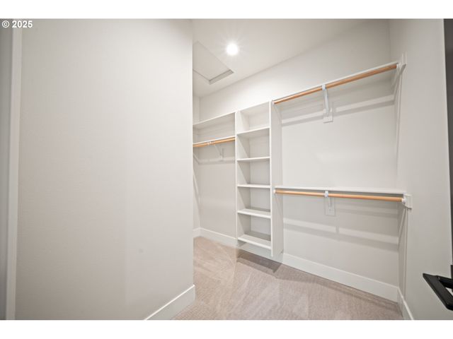 2044 Nw 33RD Way, Camas, WA 98607