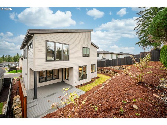 2044 Nw 33RD Way, Camas, WA 98607