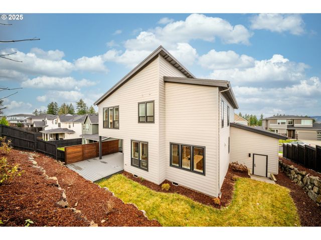 2044 Nw 33RD Way, Camas, WA 98607